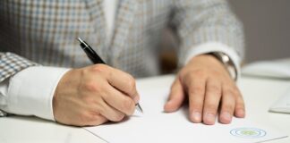 Co trzeba zrobić po podpisaniu aktu notarialnego?