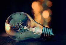 Co oznacza żarówka na LinkedIn? Co oznacza żarówka na LinkedIn?