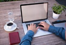 Jak się pisze za marzyć?